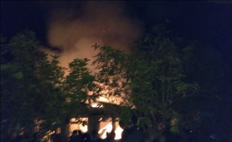 Rumah Warga di Jalan Provinsi Tempuling Hangus Dilalap Sijago Merah